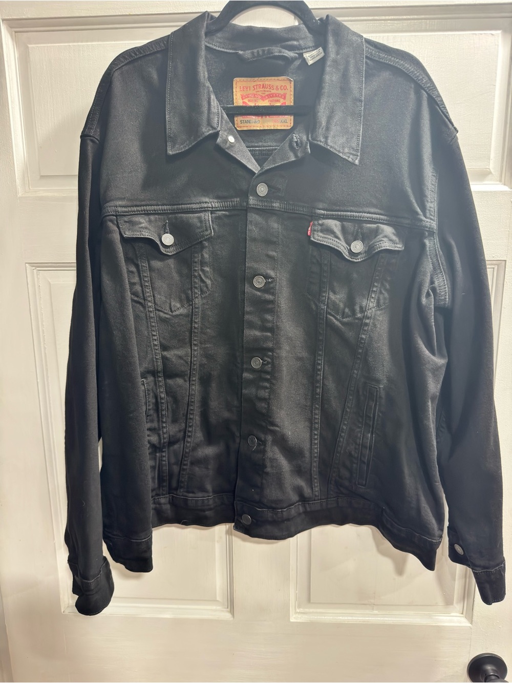 Levi’s Black Wash Denim Trucker Jacket XXL New Without Tags (NWOT)